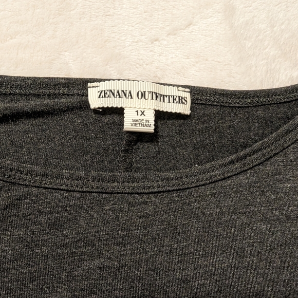 ✨3/$15✨ Zenana Outfitters Women's Top - Picture 6 of 7